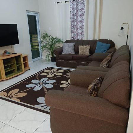 Lovely 2 Bedroom C̅ Netflix Across National Stadium Kingston Extérieur photo