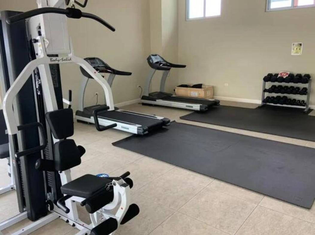 Lovely 2 Bedroom C̅ Netflix Across National Stadium Kingston Extérieur photo