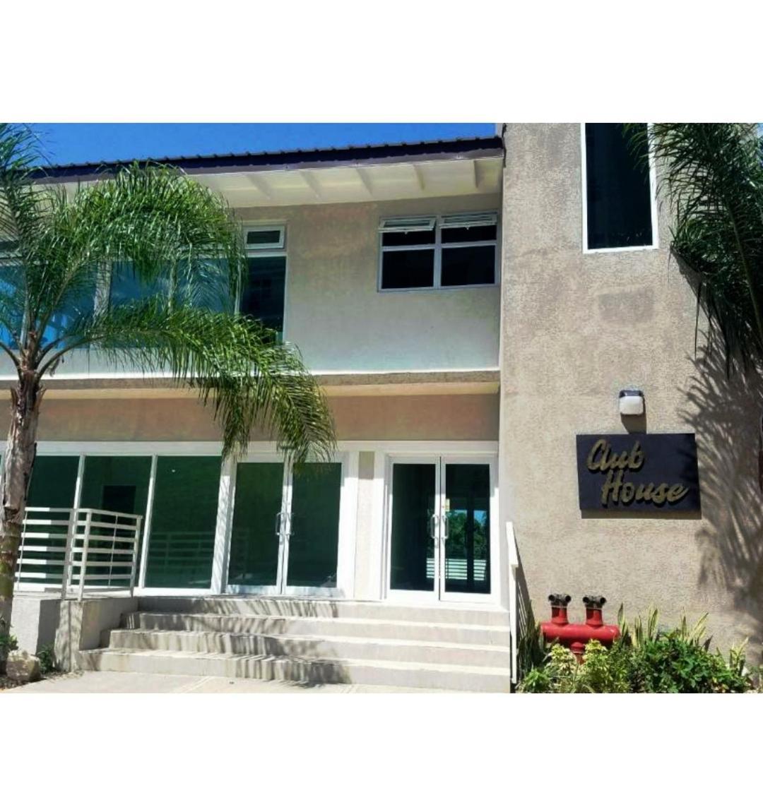 Lovely 2 Bedroom C̅ Netflix Across National Stadium Kingston Extérieur photo